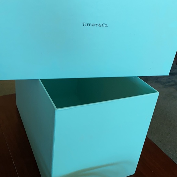 TIFFANY & Co. reversible purse with the extras - Picture 14 of 15